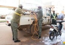 Lutte contre l’insalubrité à Ouagadougou : la Police municipale s’attaque au lavage illégal d’engins sur la voie publique