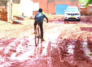 Bitumage des abords d’une mosquée à Ouagadougou: les riverains mécontents, l’entrepreneur rassure