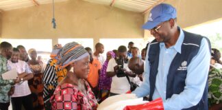 Distribution de moustiquaires imprégnées: Jean-Claude Kargougou fait le constat au district sanitaire de Kombissiri