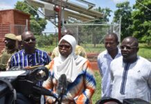 Couverture des « zones blanches »: la ministre Aminata Zerbo inspecte des sites de télécommunications