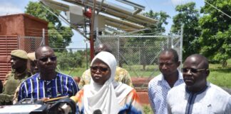 Couverture des « zones blanches »: la ministre Aminata Zerbo inspecte des sites de télécommunications