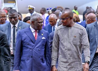 𝐃𝐢𝐩𝐥𝐨𝐦𝐚𝐭𝐢𝐞: 𝐥𝐞 𝐏𝐫𝐞𝐦𝐢𝐞𝐫 𝐦𝐢𝐧𝐢𝐬𝐭𝐫𝐞 𝐜𝐨𝐧𝐠𝐨𝐥𝐚𝐢𝐬 𝐞𝐧 𝐯𝐢𝐬𝐢𝐭𝐞 𝐚𝐮 𝐁𝐮𝐫𝐤𝐢𝐧𝐚 𝐅𝐚𝐬𝐨