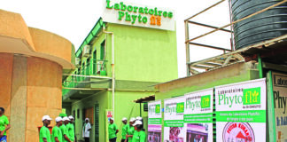 Souveraineté sanitaire du Burkina Faso :Dr Kargougou au laboratoire Phytofla et à la distillerie de la SN-SOSUCO