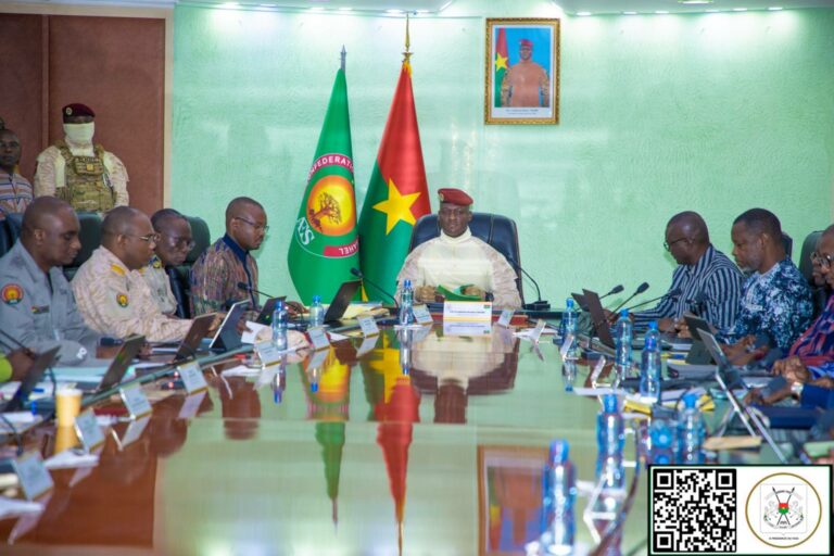 Burkina : le Conseil des ministres a adopté un rapport relatif à la mise en œuvre des avancements de classe de fonctionnaires