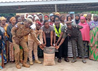 Initiative présidentielle Faso-Mêbo: les veuves des FDS de Bobo-Dioulasso apportent leur contribution