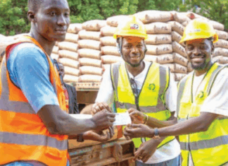 Initiative présidentielle Faso Mêbo: Bertrand Traoré et Edmond Tapsoba offrent 80 tonnes de ciment
