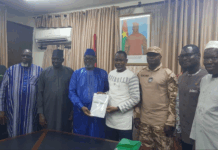 Prévention du discours haineux au Burkina: la FAIB remet au gouvernement un guide sur le discours alternatif