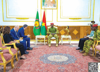 Coopération internationale: le capitaine Ibrahim Traoré reçoit l’ambassadeur de l’Union européenne en fin de mission