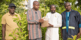 Campagne nationale de reforestation 2025: le promoteur du CFP-MEB offre 7000 plants au président du Faso