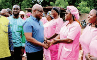 Région du Tannounyan: le ministre Dr Robert Kargougou à l’écoute du personnel soignant