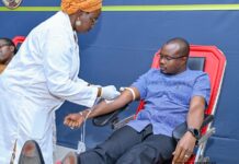 Don de sang: le gouvernement donne l’exemple et appelle à la solidarité nationale