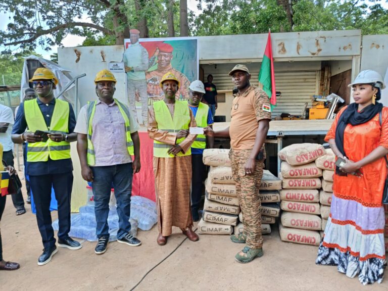 Initiative Faso Mêbo: la communauté tchadienne offre deux tonnes de ciment