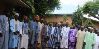 Vivre-ensemble: retraite spirituelle pour religieux et coutumiers