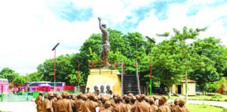 Camp vacances Faso Mêbo: la légende Sankara racontée aux campeurs au Mémorial