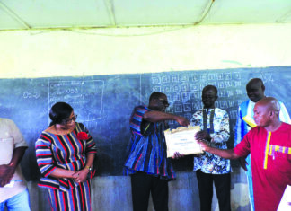 Concours directs 2025 : le ministre Mathias Traoré inspecte les dernières épreuves à Manga