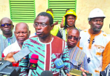 Initiative présidentielle Faso Mêbo: le Comité international du mémorial Thomas-Sankara remet du matériel de 3,7 millions F CFA