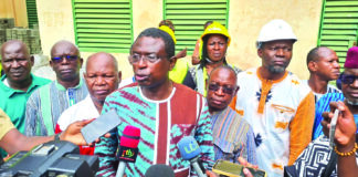 Initiative présidentielle Faso Mêbo: le Comité international du mémorial Thomas-Sankara remet du matériel de 3,7 millions F CFA