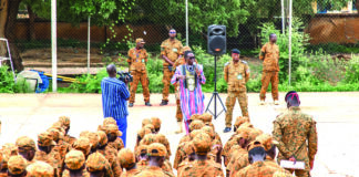 Personnalités invitées au camp vacances Faso Mêbo: le triple Kundé d’or, Floby sur la scène