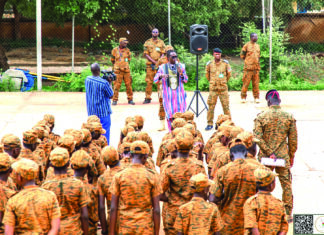 Personnalités invitées au camp vacances Faso Mêbo: le triple Kundé d’or, Floby sur la scène