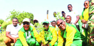 Campagne de reforestation: la CNSS met en terre 800 plants