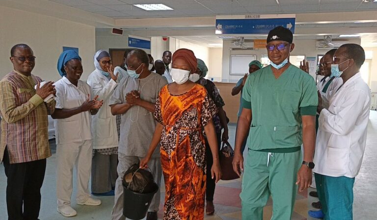 Première greffe de rein réalisée au Burkina: la patiente est sortie de l’hôpital
