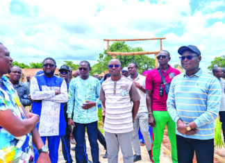 Projet de développement intégré de Samendeni : le ministre Gilbert Ouédraogo visite les infrastructures hôtelières et loisirs en construction