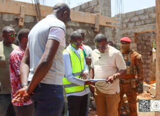 Construction du Centre médical communal de Pô et de l’amphithéâtre de Manga : sur injonction, les entreprises accélèrent les travaux