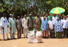 CNSS/Yaadga : 50 kits scolaires, des bourses d’études et des vivres pour les orphelins et veuves