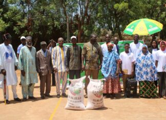CNSS/Yaadga : 50 kits scolaires, des bourses d’études et des vivres pour les orphelins et veuves
