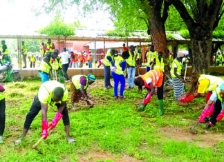 Opération coup de balai volontaire: 48 heures pour assainir des services publics à Manga