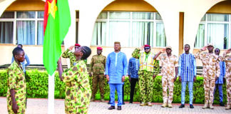 Camp vacances Faso Mêbo de ouagadougou, 2e vague: montée des couleurs avec Dr Ousmane Bougouma à l’Assemblée législative de Transition