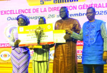 Prix d’Excellence 2025 de la DGI: Boukaré Sawadogo, de la direction provinciale du Mouhoun, décroche le Super prix Agent