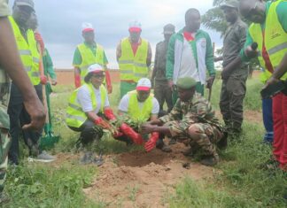 Délégation consulaire régionale d’Oubri: la Chambre de commerce met en terre 350 plants