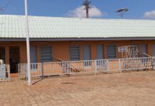 Gare de l’Ouest de Ouagadougou: la mairie veut fermer les boutiques, les commerçants protestent