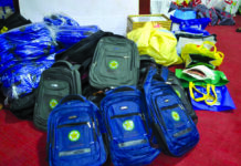 Aide sociale: la CNSS offre des bourses et vivres à plus de 1 200 bénéficiaires