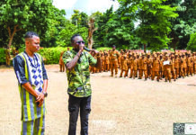 Personnalités invitées au camp vacances Faso Mêbo du Guiriko: le groupe Badenya apporte sa touche culturelle aux activités