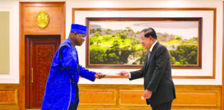 Coopération Burkina-Royaume de Cambodge: ’ambassadeur Daouda Bitié présente ses lettres de créance au président du Sénat