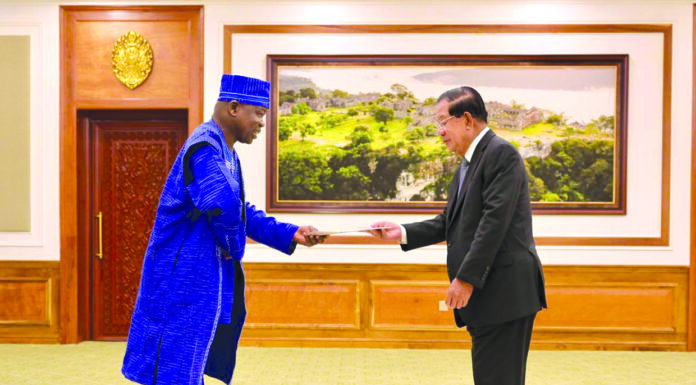 Coopération Burkina-Royaume de Cambodge: ’ambassadeur Daouda Bitié présente ses lettres de créance au président du Sénat