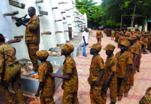 Camp vacances Faso Mêbo du Guiriko: les campeurs découvrent les trésors culturels de Bobo-Dioulassso