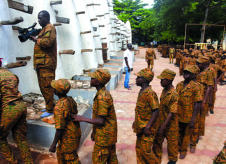 Camp vacances Faso Mêbo du Guiriko: les campeurs découvrent les trésors culturels de Bobo-Dioulassso