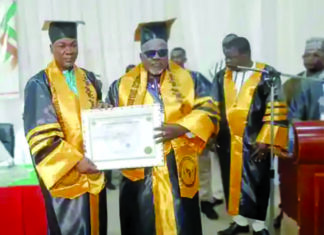 Médécine traditionnelle: le guérisseur Saidou Bikienga fait Docteur honoris causa