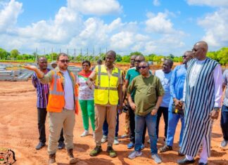 Fédération burkinabè de football: le président Oumarou Sawadogo visite des projets d’infrastructures sportives à Bobo-Dioulasso