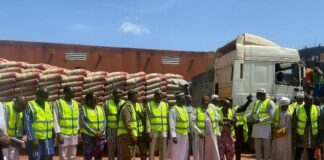 Faso Mêbo Koudougou: le patronat de Nando offre 80 tonnes de ciment et du granit