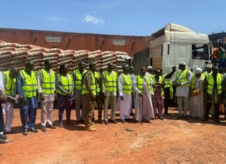 Faso Mêbo Koudougou: le patronat de Nando offre 80 tonnes de ciment et du granit