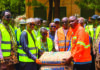 Des anciens ambassadeurs apportent 14 tonnes de ciment: des anciens ambassadeurs apportent 14 tonnes de ciment