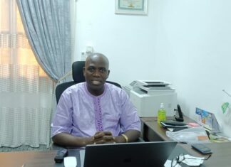 Pr Halidou Tinto, chef de l’unité de recherches cliniques de Nanoro: « Le nouveau test rapide permet de traquer le parasite du paludisme même dans ses derniers retranchements »