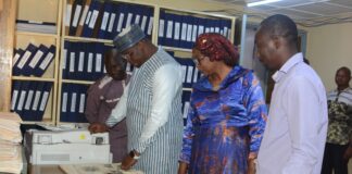 Nous a rendu visite: le ministre Edasso Rodrigue Bayala salue le professionnalisme de Sidwaya