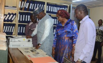 Nous a rendu visite: le ministre Edasso Rodrigue Bayala salue le professionnalisme de Sidwaya