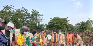 Programme national de volontariat au Burkina Faso: les volontaires assainissent l’arrondissement 1 de Ouagadougou