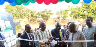 Entreprises médicales et paramédicales: une foire présente les dernières innovations